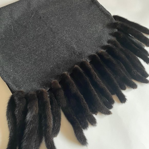 Wool shawl with mink tail fringe, 1980 - Picture 1 of 8